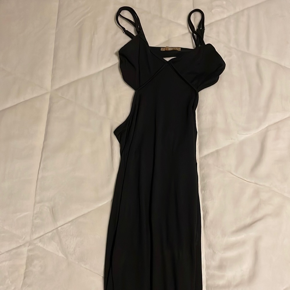 Black maxi dress. Very flattering on. Great condition.